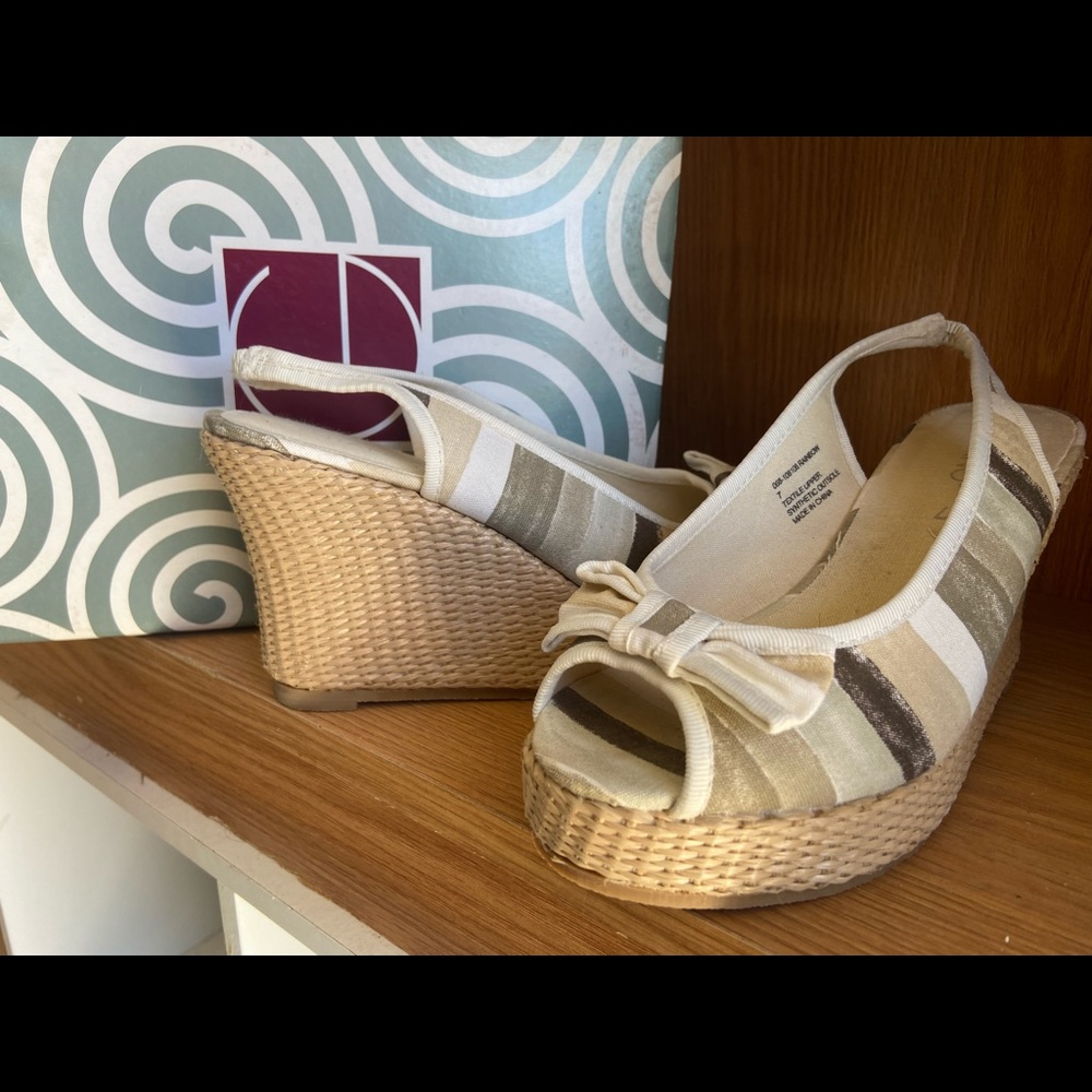 Brown wedges
